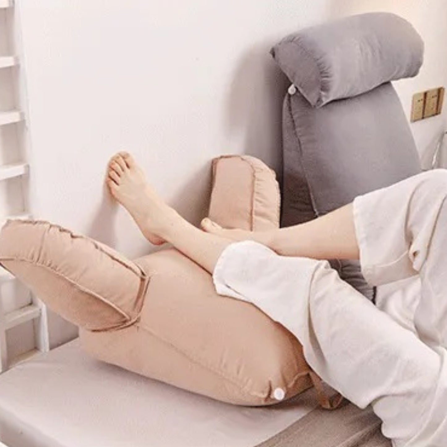 Coussin de lecture confortable avec poches