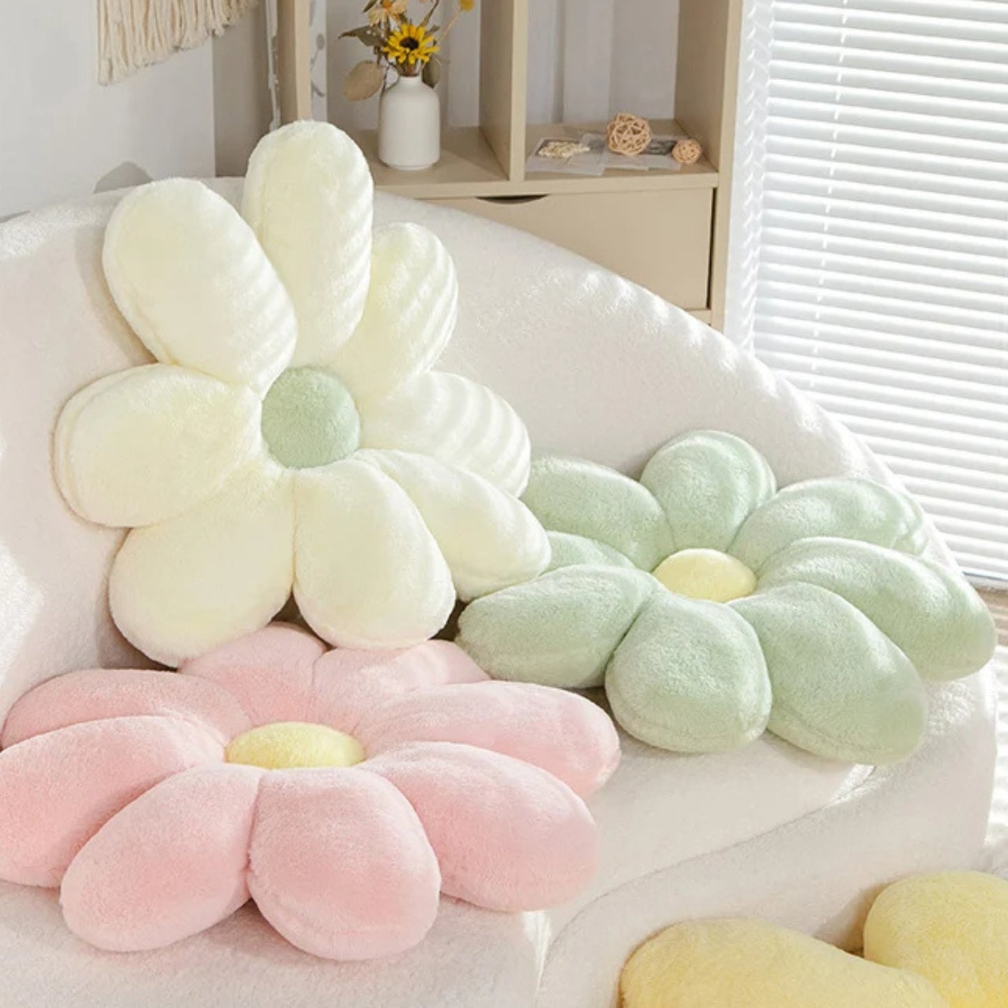Coussin fleur en peluches