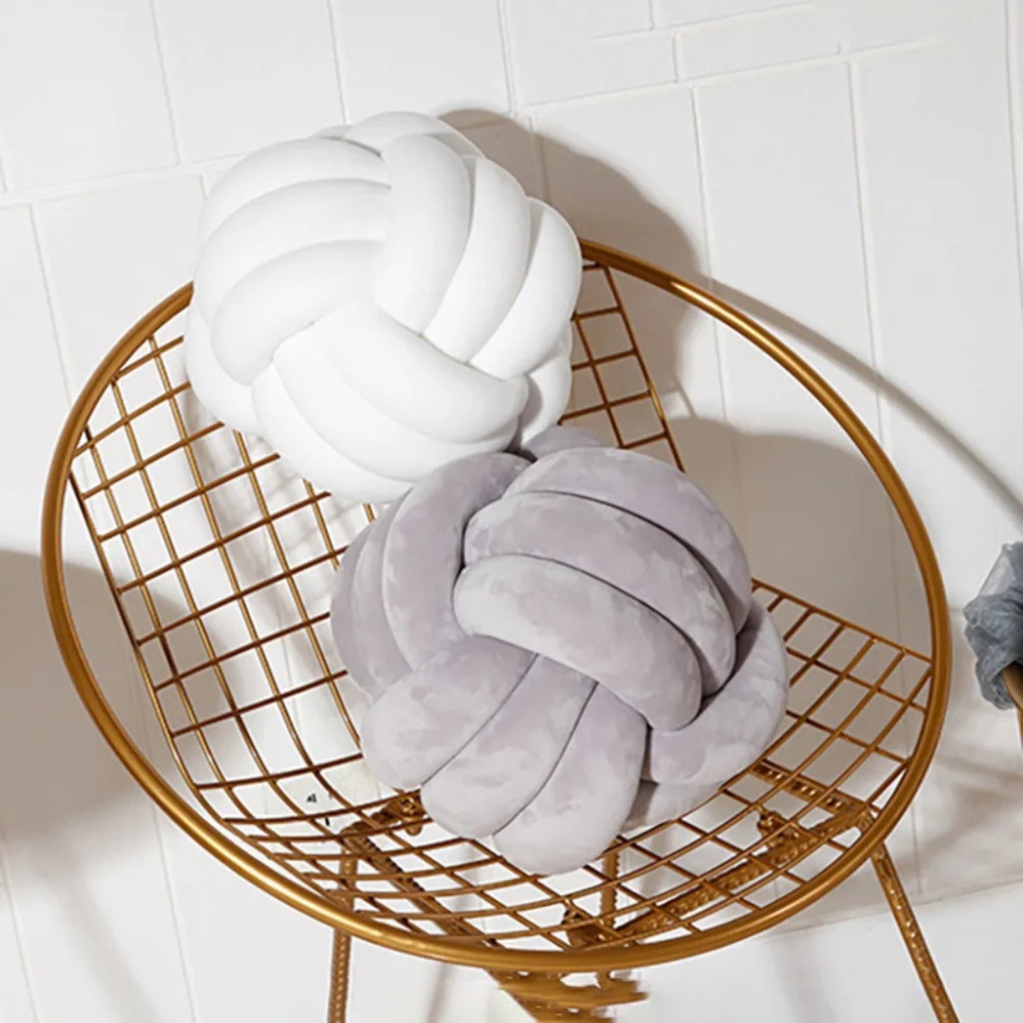 Coussin canapé rond et noué