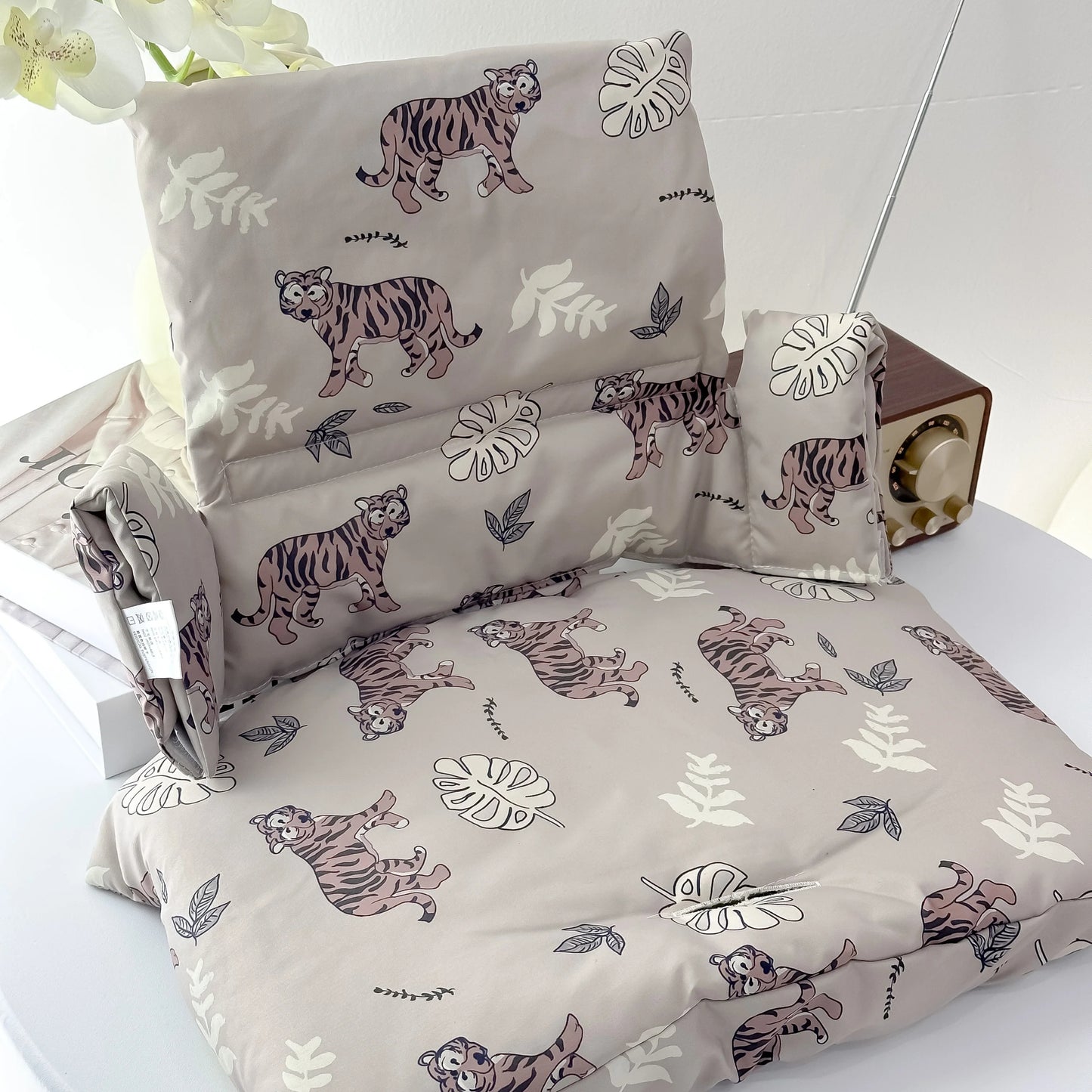 Coussin chaise haute dessins animés pour bébé