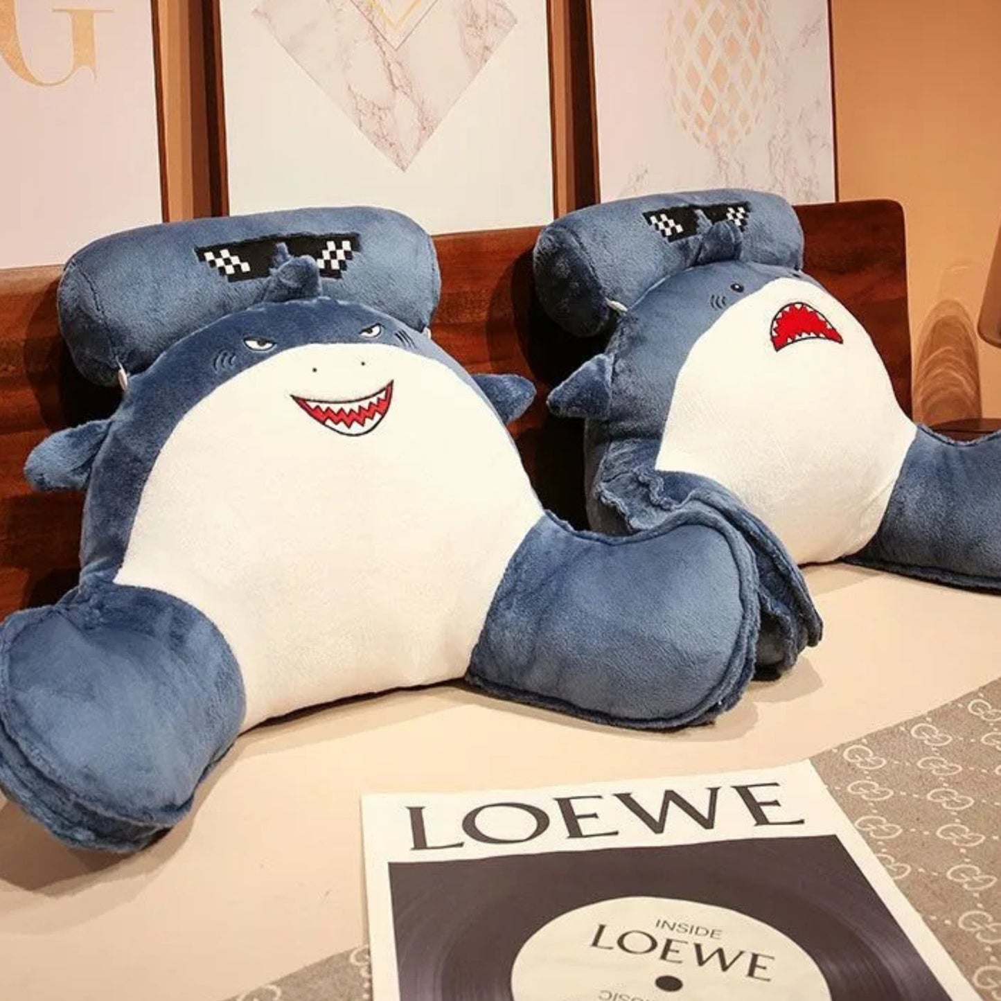 Coussin de lecture doux en forme de requin