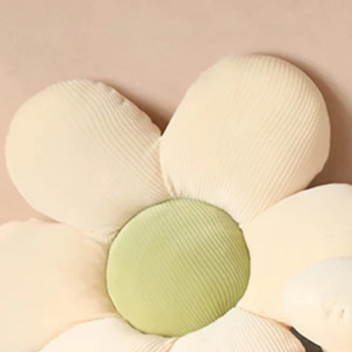 Coussin fleur moelleux