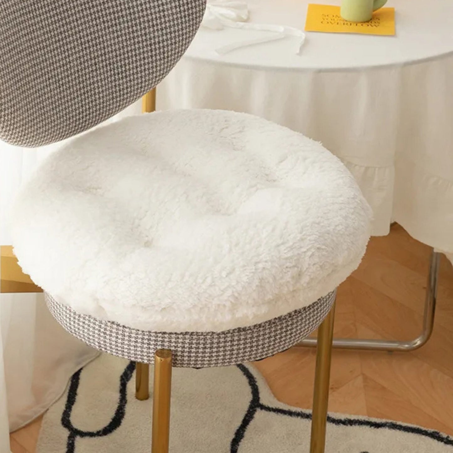 Coussin rond en peluche